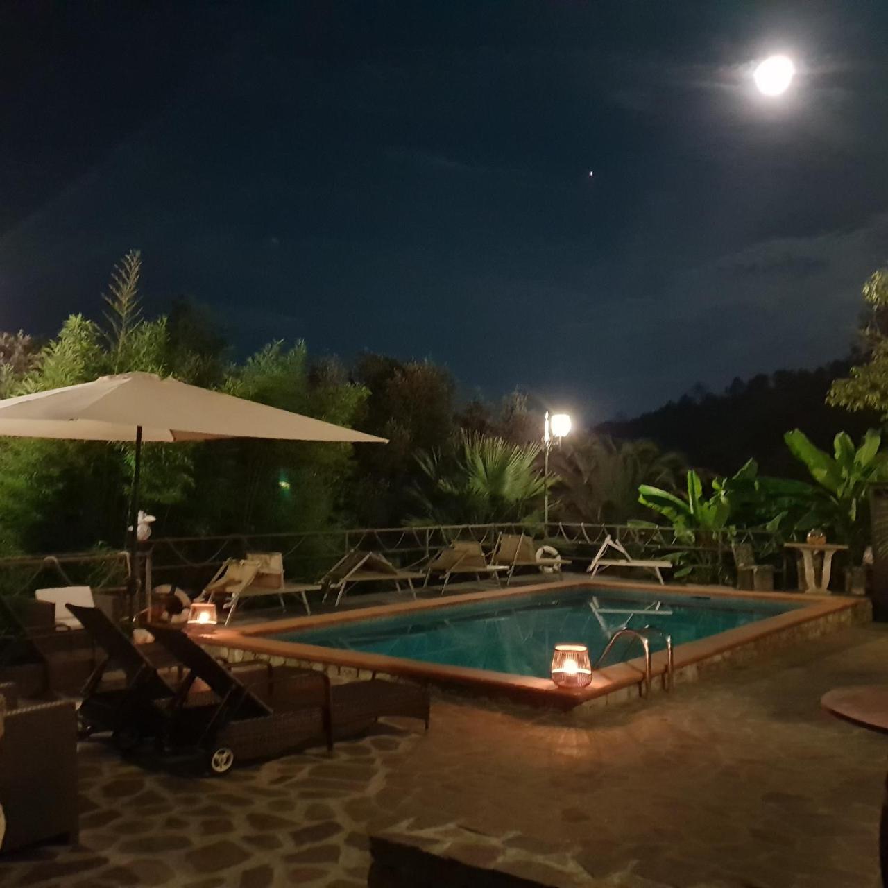 Ca' Datu Finale Ligure Luaran gambar